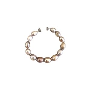 Pulseira de pérolas com entremeio de pingentes de pedras