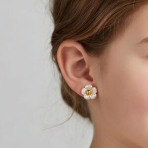 Brinco Flor de Madrepérola Infantil