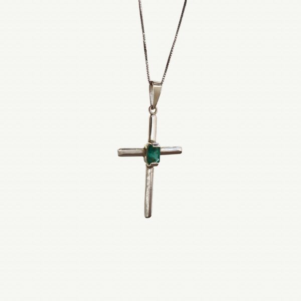 Colar de Cruz com Esmeralda - Imagem 3
