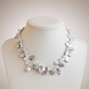 Colar de Pérolas Barrocas Lilás