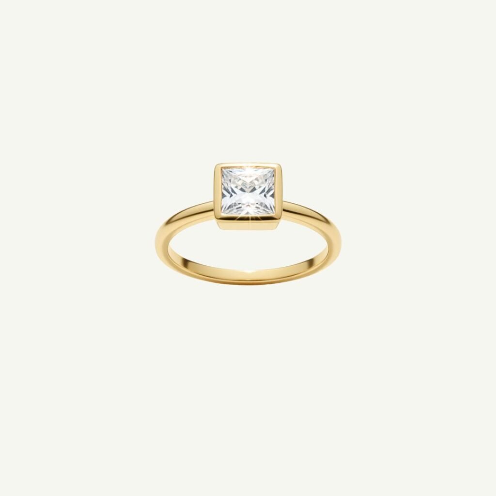 Anel Moissanite Quadrado em prata 925 com banho de ouro 18k, pedra quadrada de cantos marcados em moldura lisa