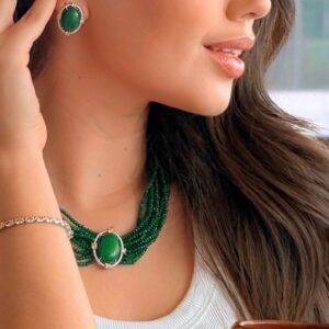 Colar de Malaquita com Nove Voltas