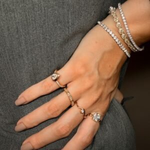 Anel Gota com Topázios Azul e Brancos